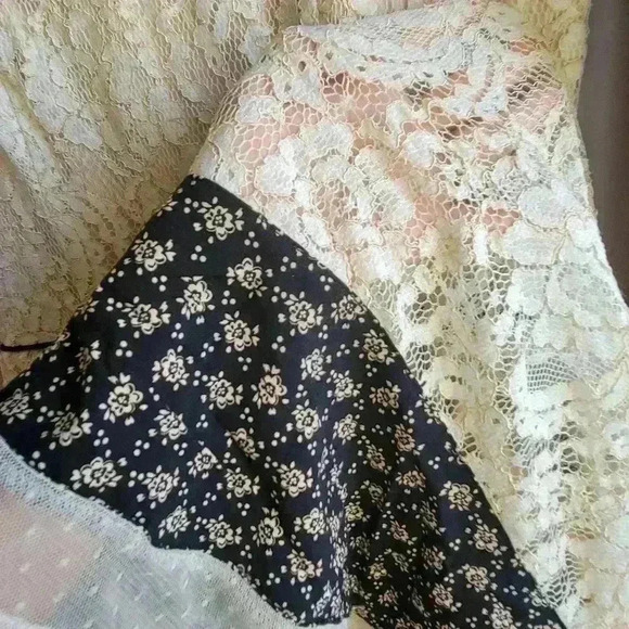 Lauren Conrad Cream Black Mesh  Floral Sleeveless Fit & Flare Lace Dress Size 6 - Picture 7 of 11